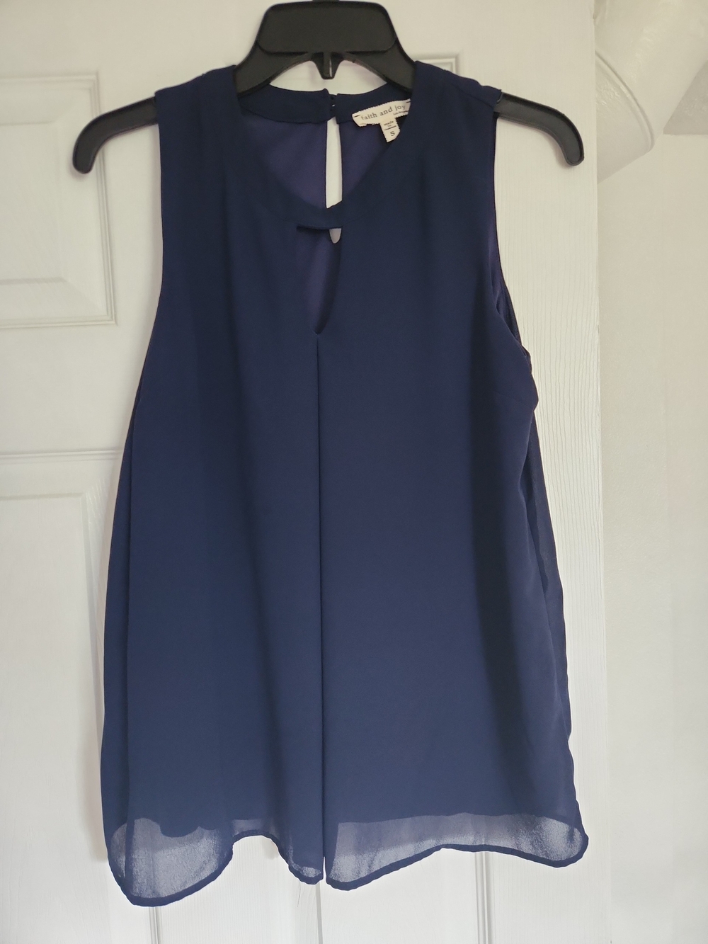 Ann Taylor Navy Keyhole Sleeveless Camisole